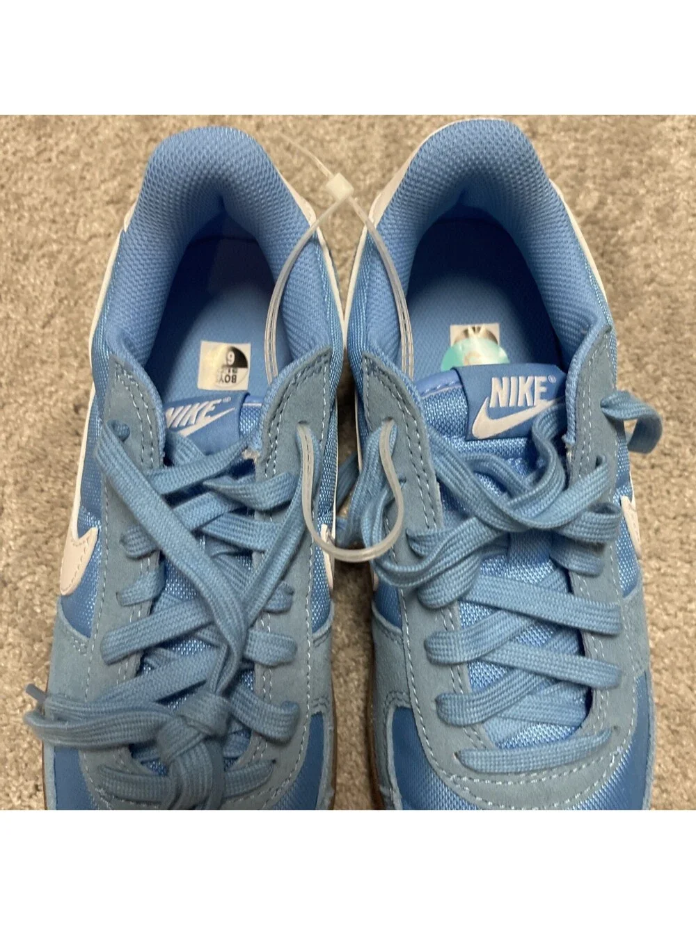Nike shoes Youth Size 6 NEW